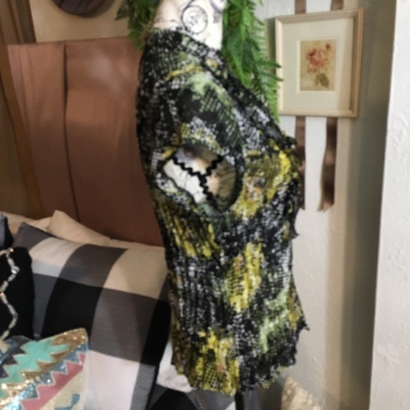 NY Collection button front ruffled chest blouse - Picture 5 of 7